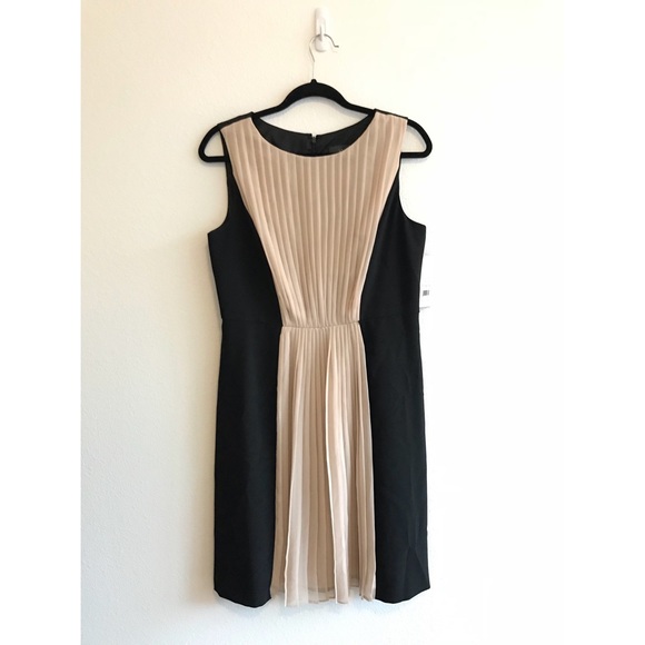 Pleated black sheath dress - Picture 1 of 4